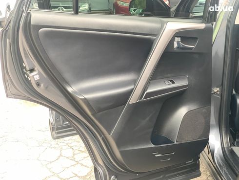Toyota RAV4 2016 серый - фото 20