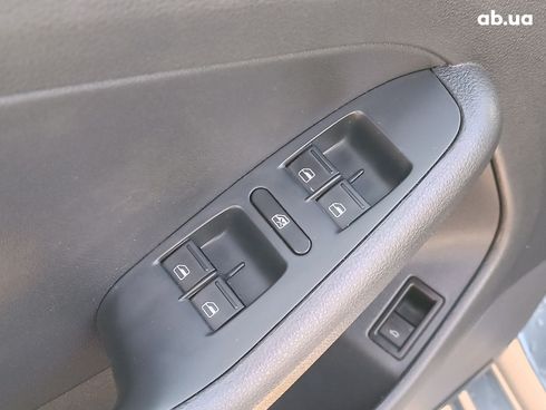 Volkswagen Jetta 2017 серый - фото 22