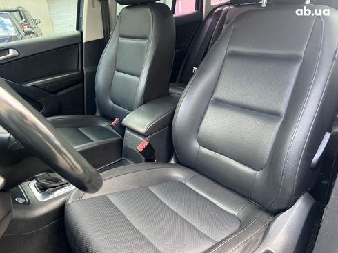 Volkswagen Tiguan 2016 синий - фото 30