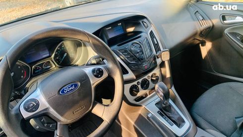 Ford Focus 2014 серебристый - фото 9