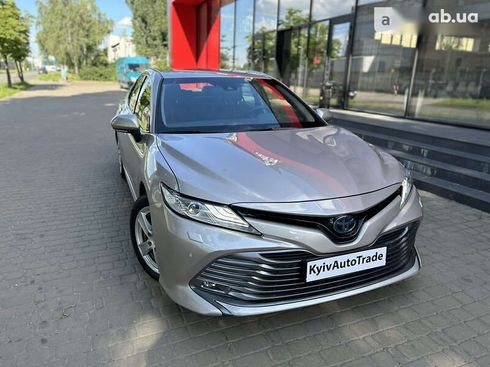 Toyota Camry 2020 - фото 3