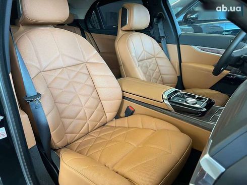BMW i7 2023 - фото 13