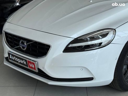 Volvo V40 2018 белый - фото 4