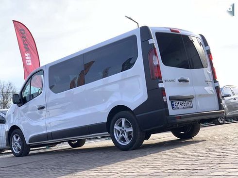 Renault Trafic 2019 - фото 18
