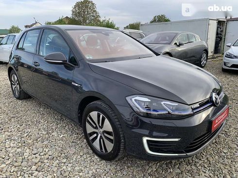 Volkswagen e-Golf 2020 - фото 16