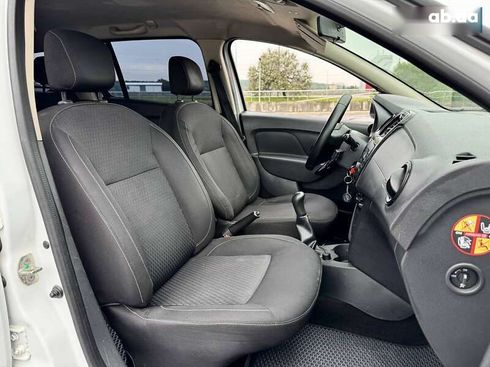 Renault Logan 2018 - фото 16