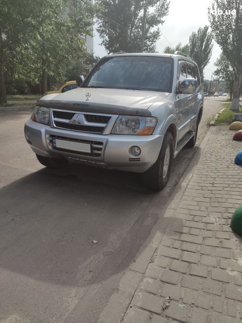 Mitsubishi Pajero Wagon 2003 серебристый - фото 4