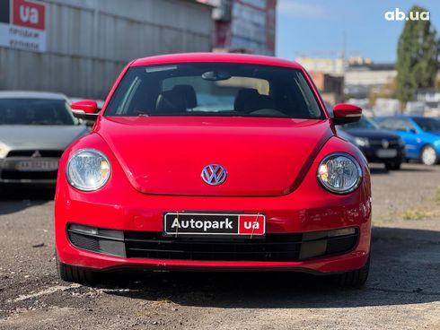 Volkswagen Beetle 2012 красный - фото 3