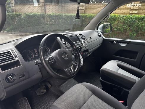 Volkswagen Caravelle 2015 серый - фото 13