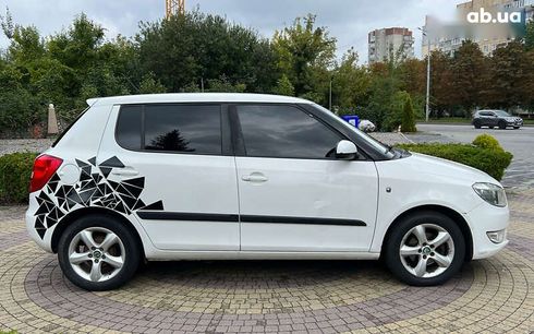 Skoda Fabia 2011 - фото 8