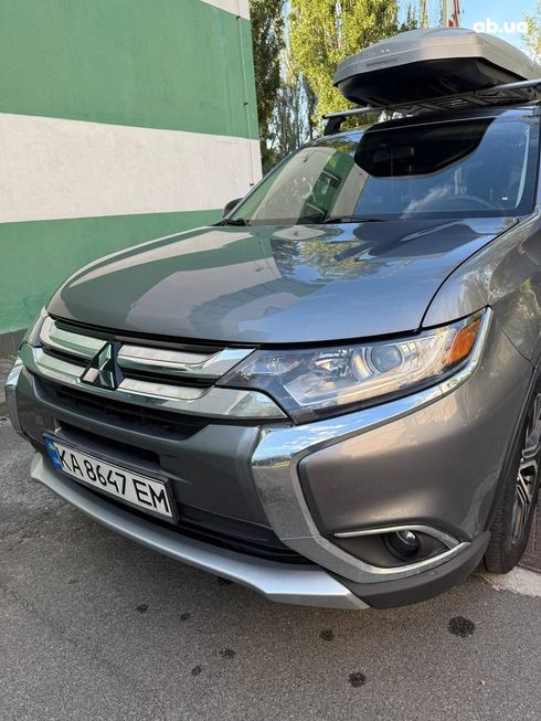 Mitsubishi Outlander 2018 серый - фото 10