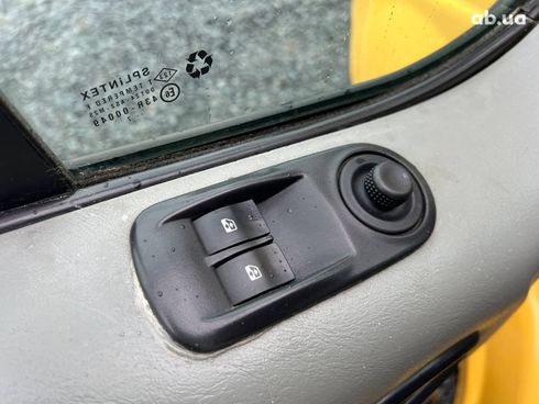 Renault Trafic 2007 желтый - фото 16