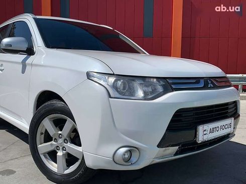 Mitsubishi Outlander 2012 - фото 2