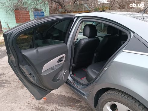 Chevrolet Cruze 2010 серый - фото 13