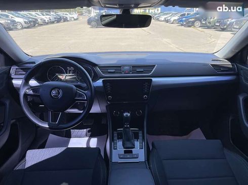 Skoda Superb 2018 - фото 12