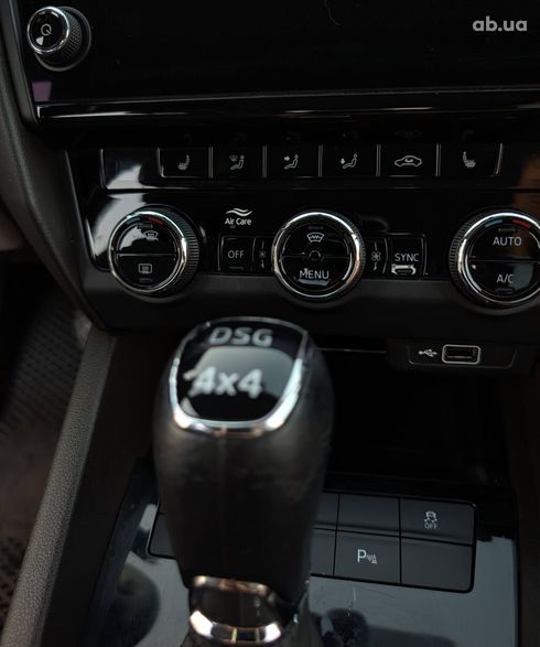 Skoda Octavia 2018 черный - фото 11