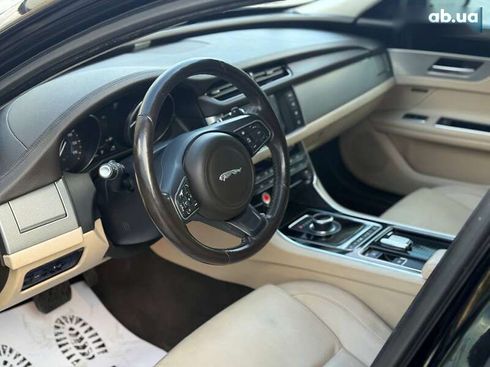 Jaguar XF 2017 - фото 4