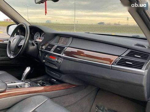 BMW X5 2010 - фото 14