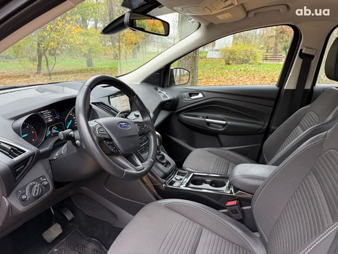 Ford Kuga 2019 серый - фото 12