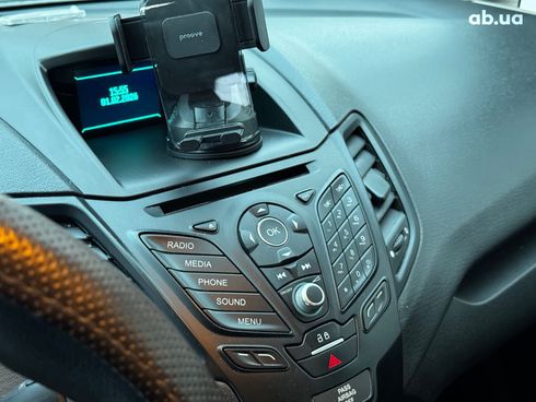 Ford Fiesta 2016 серый - фото 16