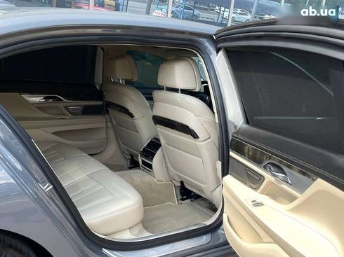 BMW 7 серия 2017 - фото 24