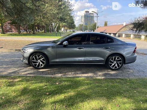 Volvo S60 2019 - фото 14