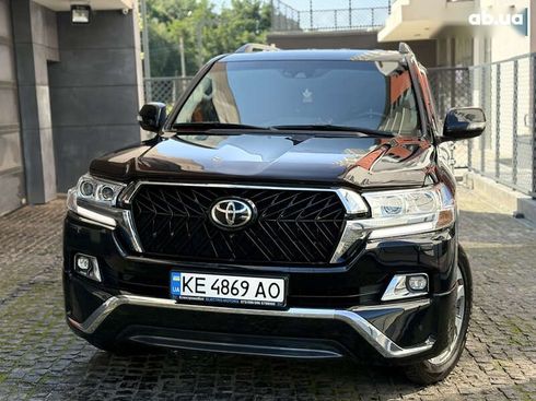 Toyota Land Cruiser 2017 - фото 2