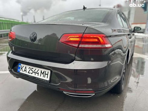 Volkswagen Passat 2018 - фото 20