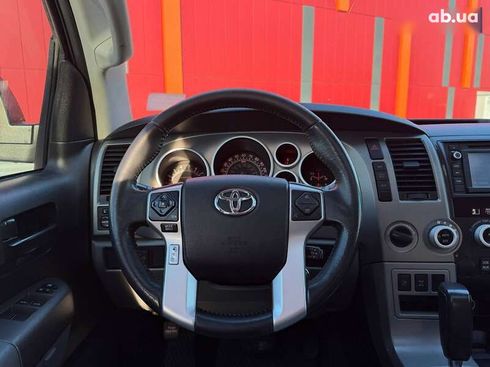 Toyota Sequoia 2014 - фото 13