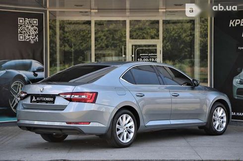 Skoda Superb 2018 - фото 2