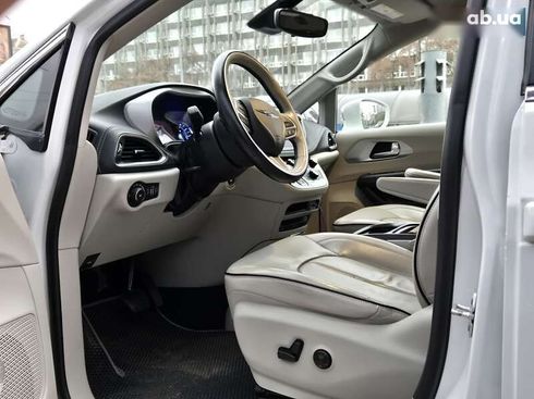 Chrysler Pacifica 2017 - фото 8