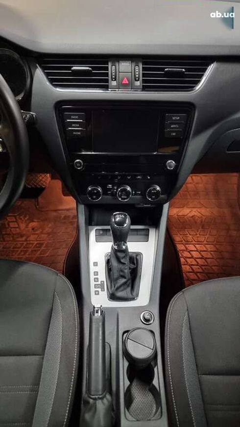 Skoda Octavia 2019 - фото 8