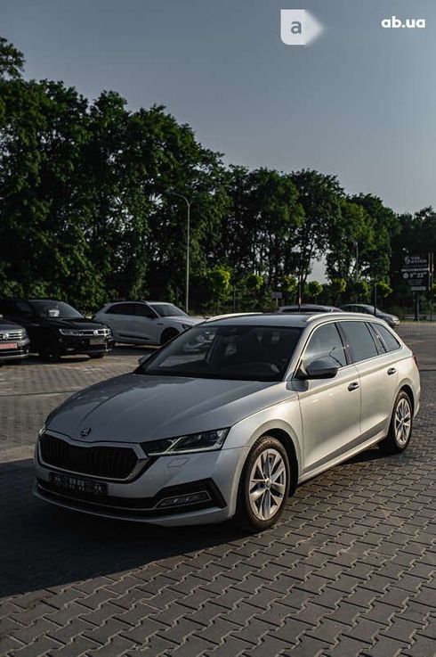 Skoda Octavia 2020 - фото 8