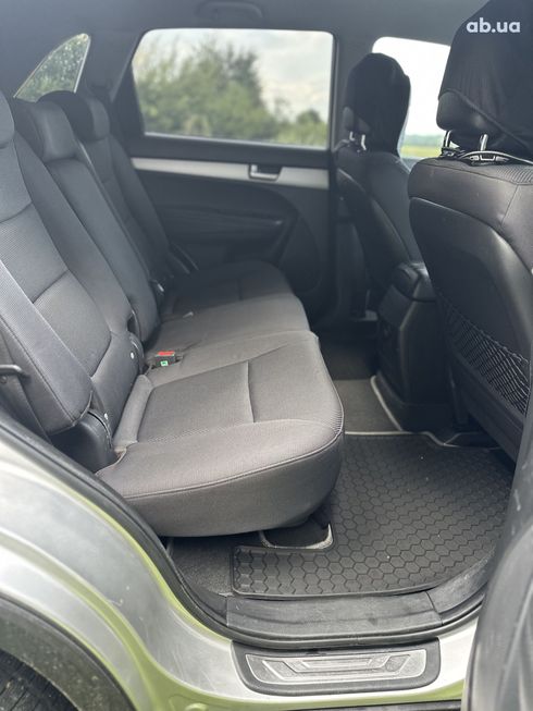 Kia Sorento 2012 серебристый - фото 10