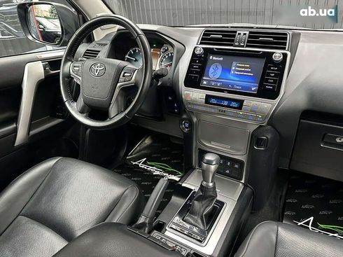 Toyota Land Cruiser Prado 2020 - фото 17