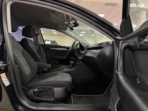 Volkswagen Passat 2011 черный - фото 8
