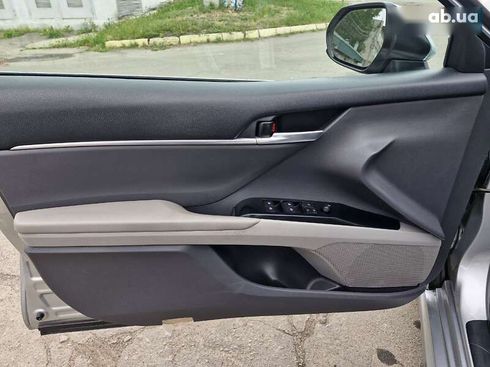 Toyota Camry 2018 - фото 11