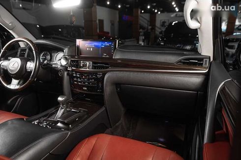 Lexus LX 2016 - фото 28
