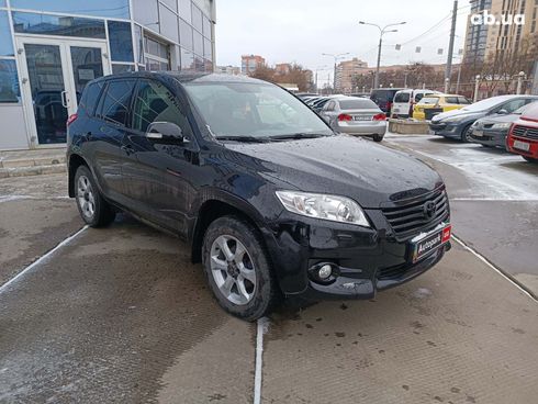 Toyota RAV4 2010 черный - фото 11