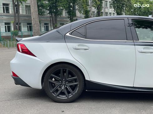 Lexus IS 2016 белый - фото 10