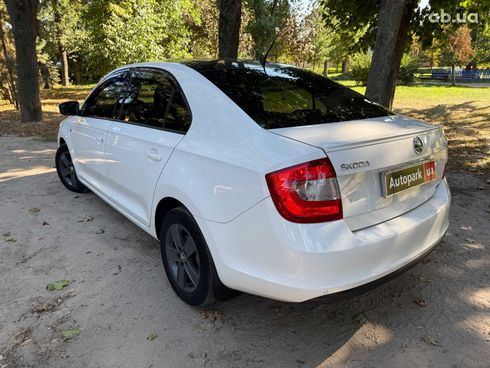 Skoda Rapid 2013 белый - фото 6