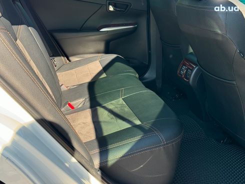 Toyota Camry 2014 белый - фото 26