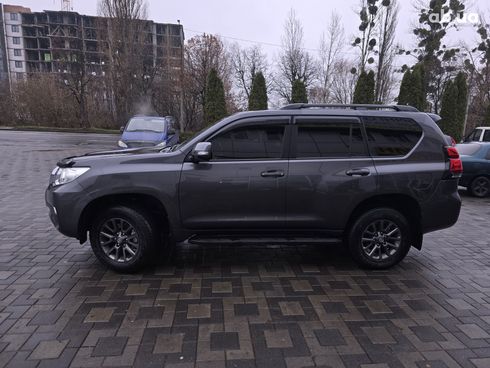 Toyota Land Cruiser Prado 2019 серый - фото 10