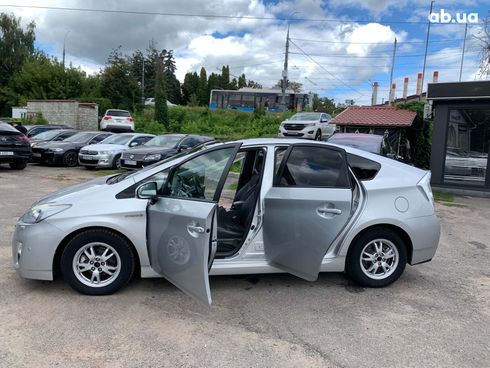 Toyota Prius 2010 серый - фото 35