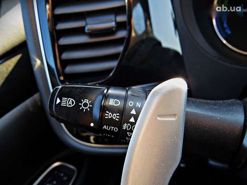 Mitsubishi Outlander 2017 - фото 14