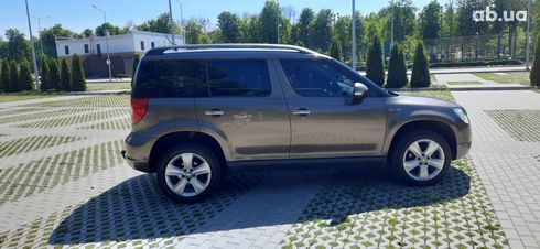 Skoda Yeti 2012 коричневый - фото 9