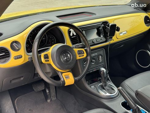 Volkswagen Beetle 2012 желтый - фото 20