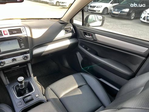 Subaru Legacy 2014 белый - фото 26