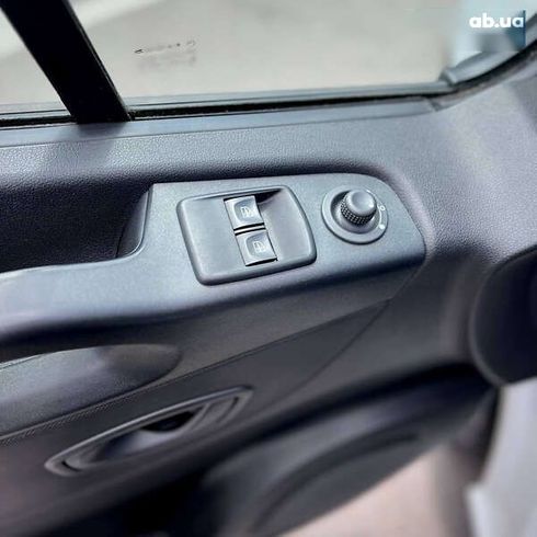Renault Trafic 2021 - фото 18