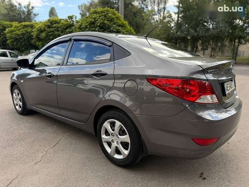 Hyundai Accent 2013 - фото 6